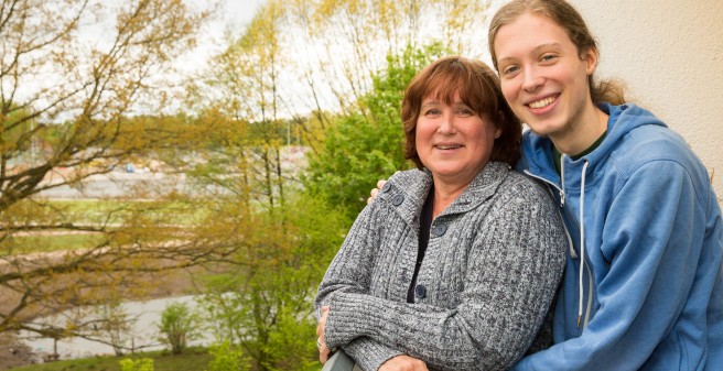 Merlin Schelhas mit seiner Mutter